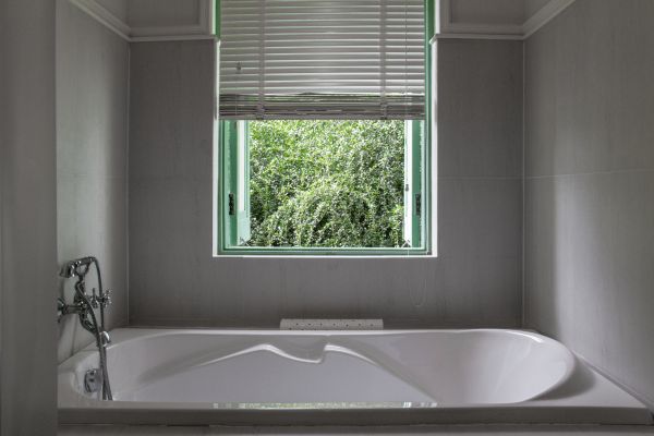 Fiberglass Tub Installation in New Albany